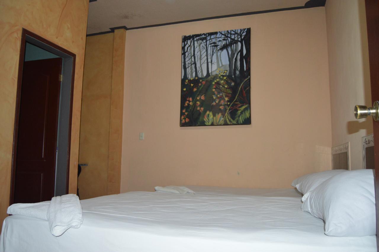 Hotel Escalon Santa Rosa de Copán Екстериор снимка